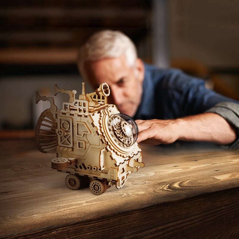 Robotime Rotatable Wooden DIY Steampunk Robot